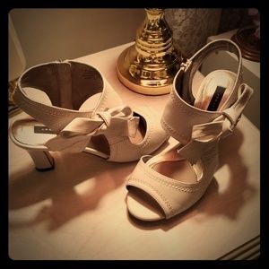 Big bow sandals